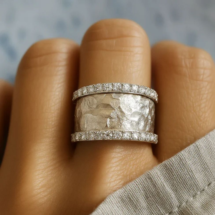 ZARA – VINTAGE SILVER RING